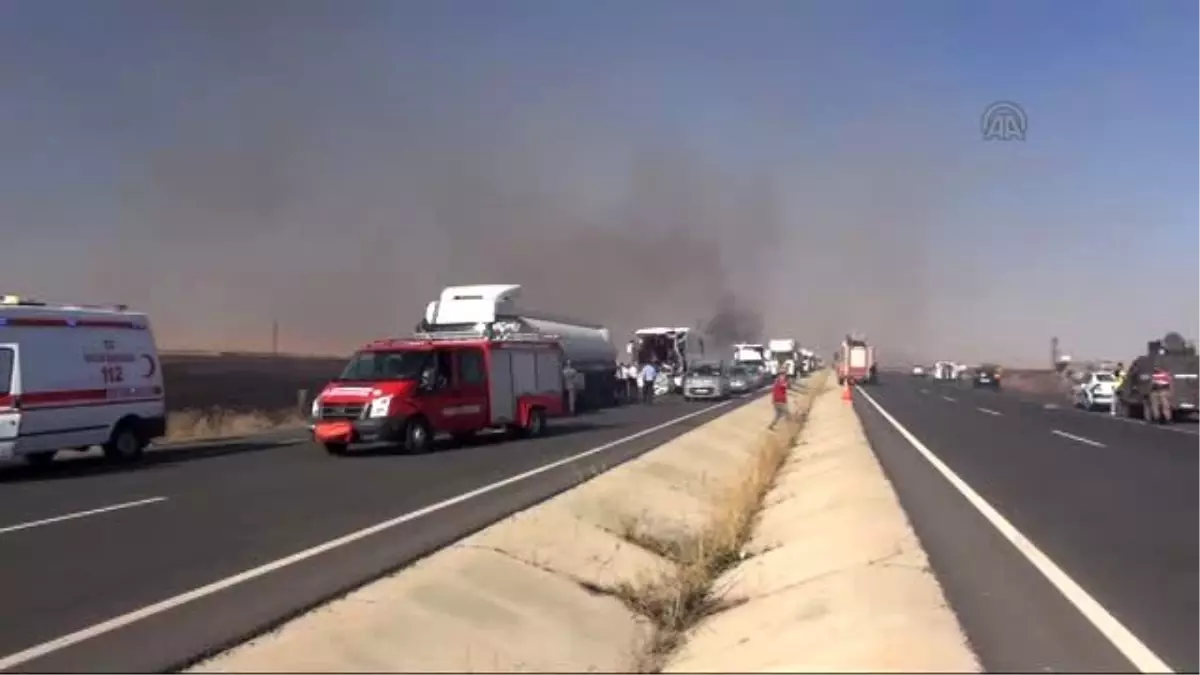 Mardin\'de Yolcu Otobüsü ile Tanker Çarpıştı: 2 Ölü, 13 Yaralı