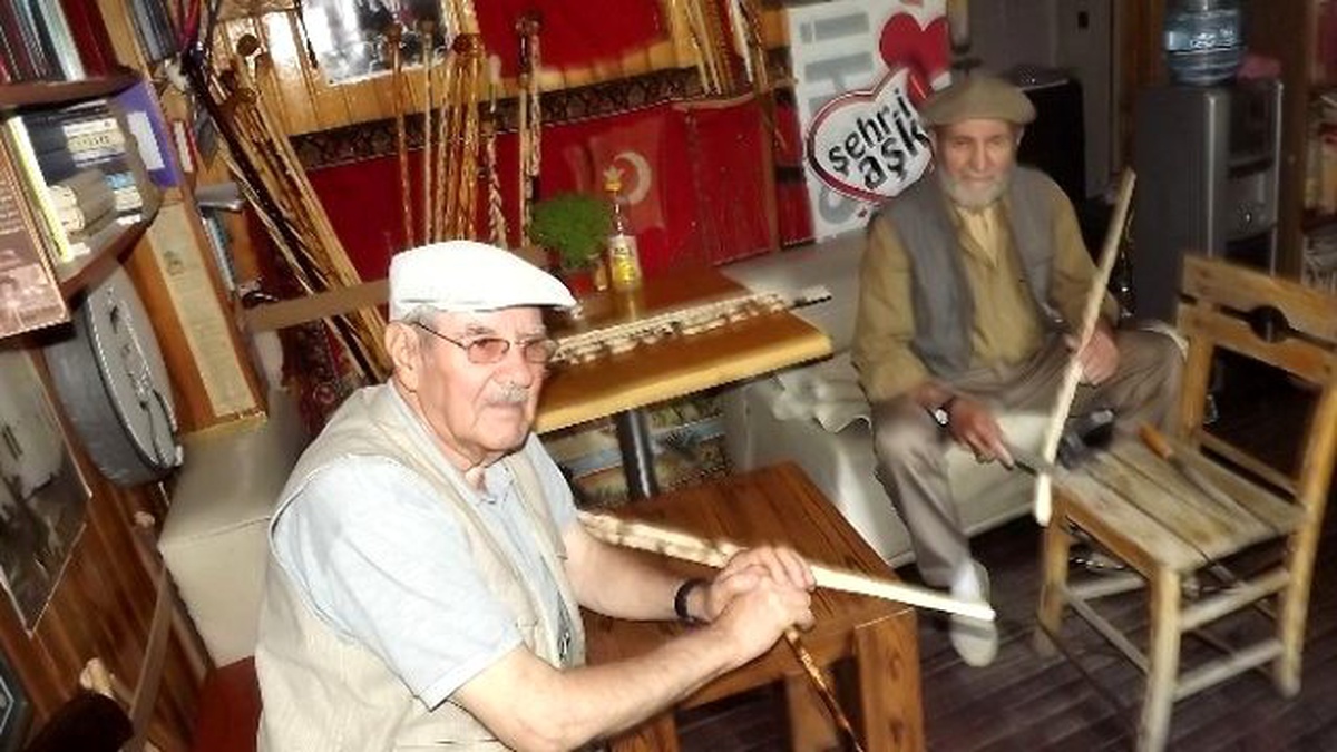 15 Yıldır Hayrına Baston Yapıyor