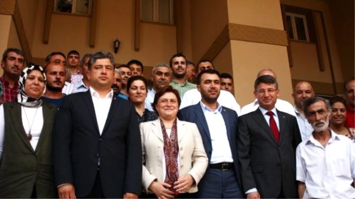 AK Parti Adana Milletvekilleri Mazbatalarını Aldı