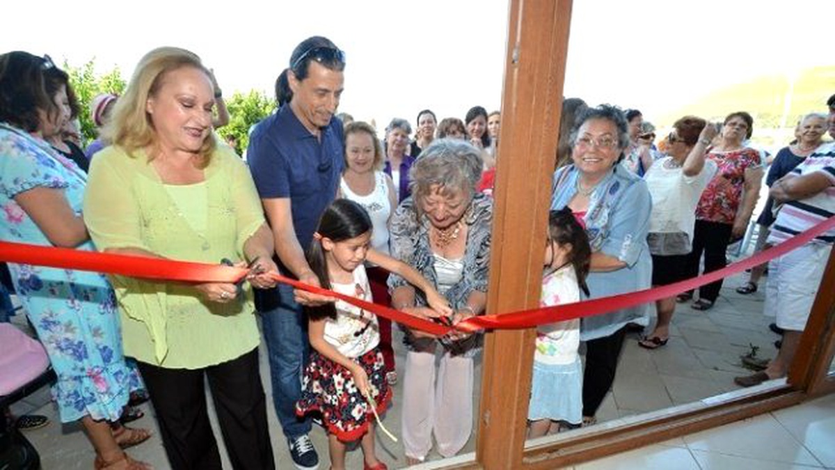Amatör Ressamların Eserleri Yeni Foça\'da Sergilendi