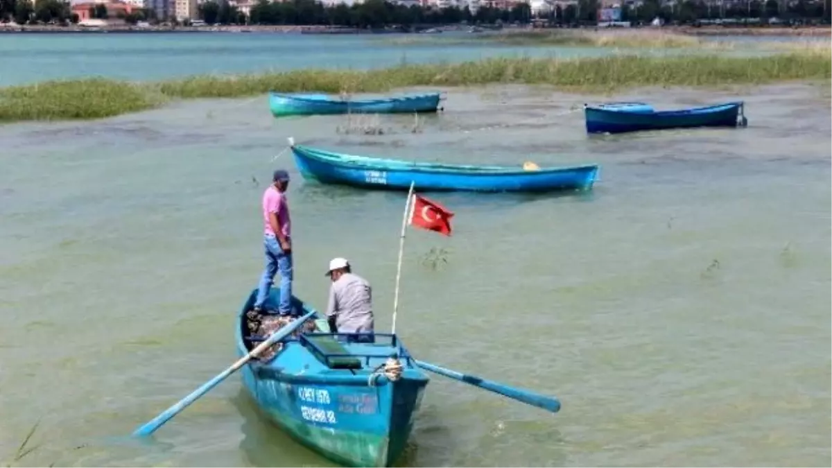 Beyşehir Gölü\'nde Avlanma Sezonu Başladı