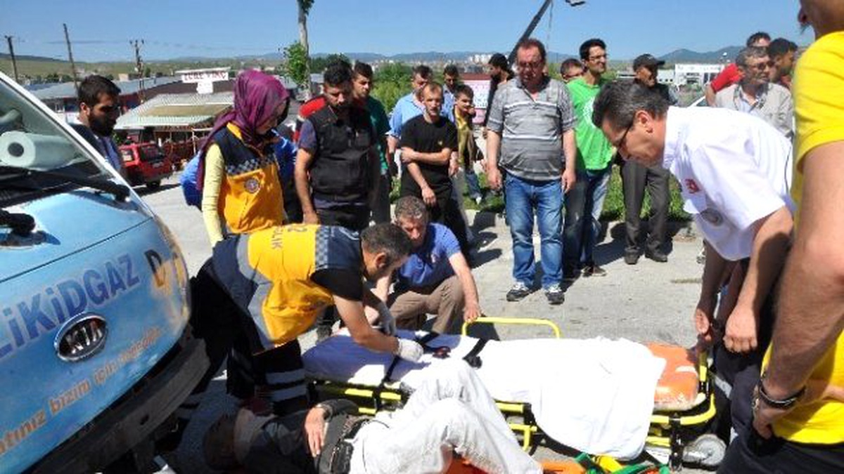 Bozüyük\'te Trafik Kazası, 2 Yaralı