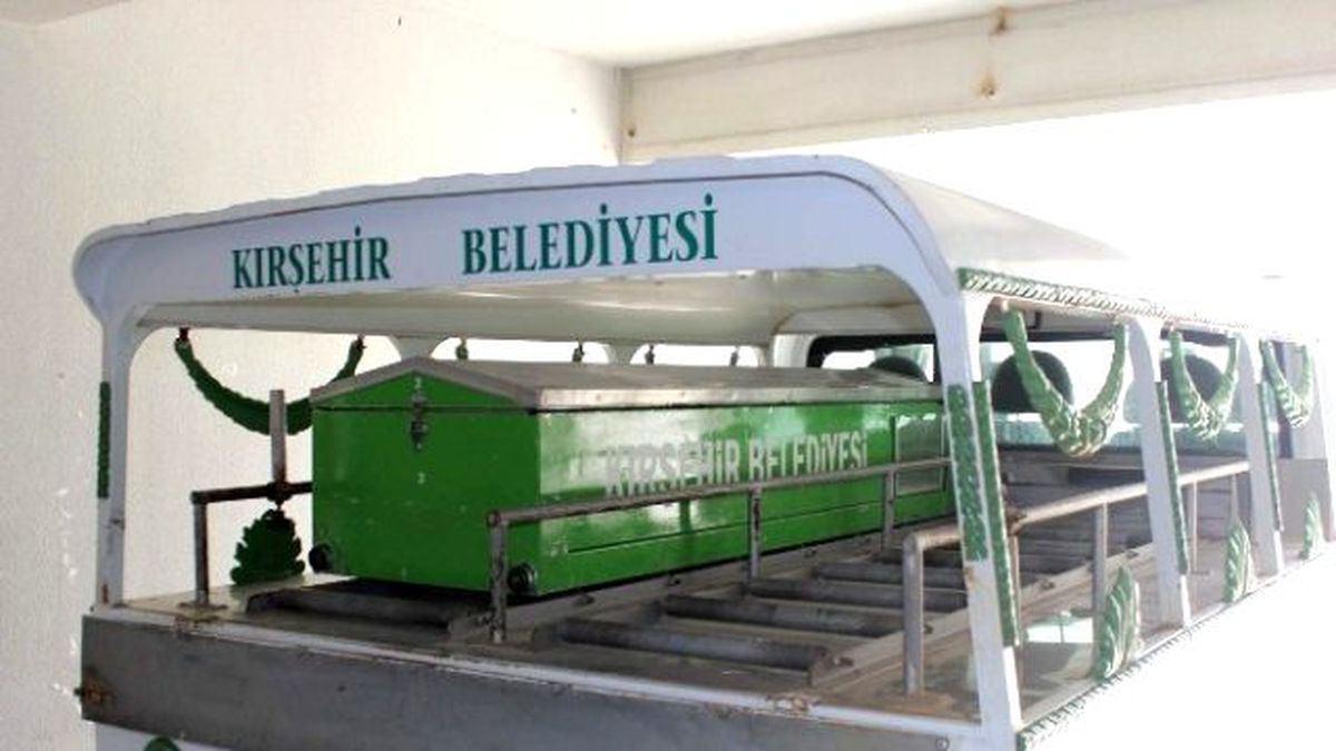 Devrilen Vidanjörün Altında Kalarak Öldü