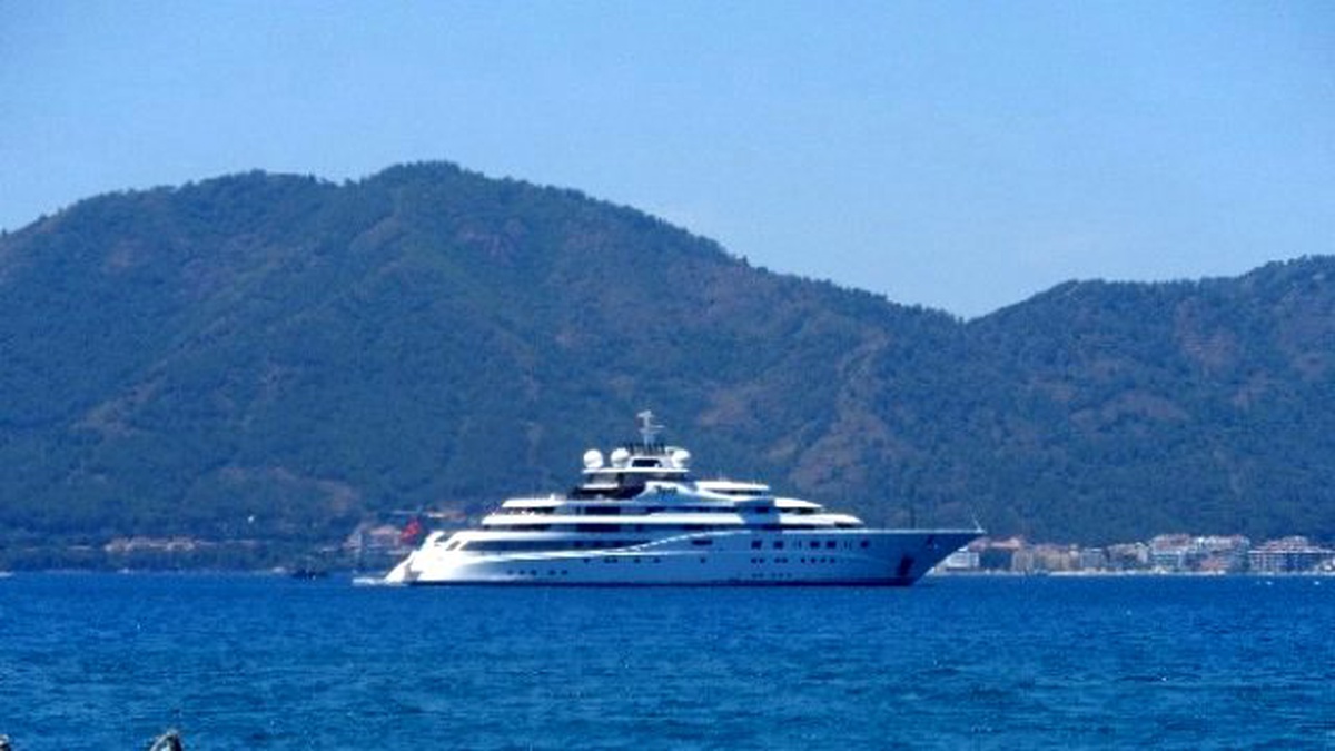 Dünyanın En Büyük Beşinci Yatı \'Topaz\' Marmaris\'te