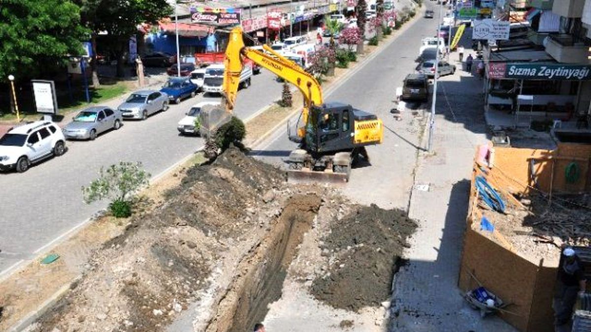 Edremit\'te Alt Yapı Çalışmaları Devam Ediyor