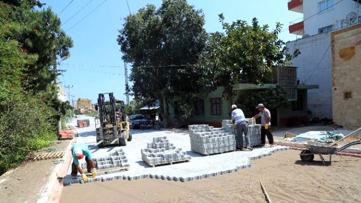 Erdemli\'de Parke Yol Çalışmaları Devam Ediyor