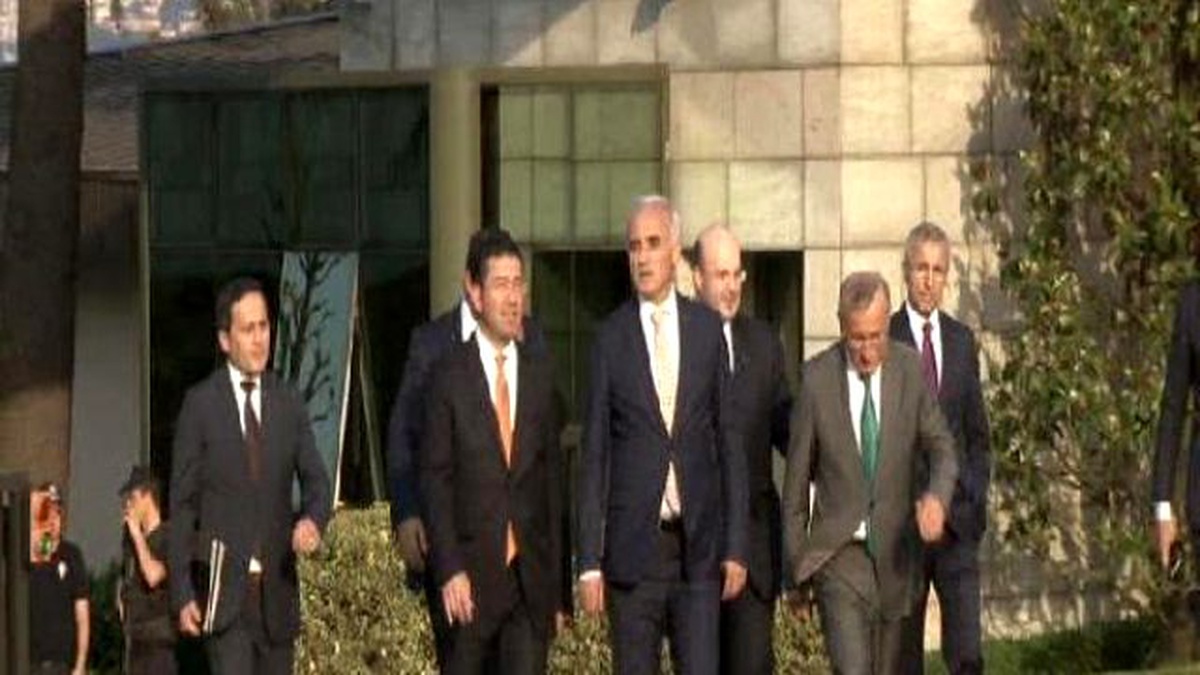 Erdoğan, MÜSİAD Heyeti ile Huber\'de 2 Saat Görüştü