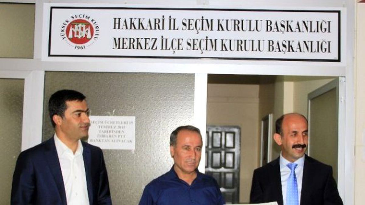 Hakkari Milletvekilleri Mazbatalarını Aldı