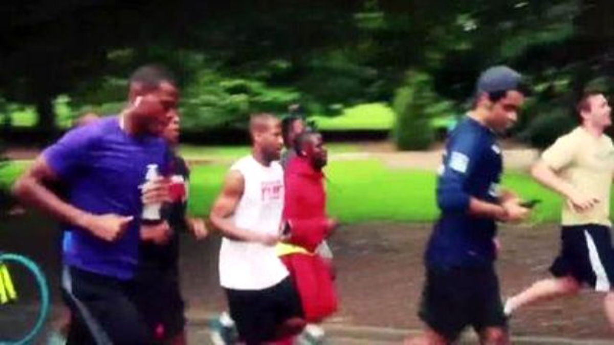 Kevin Hart Leads Twitter Fans Through İmpromptu Atlanta 5k