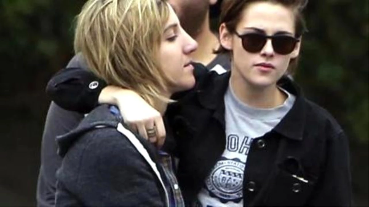 Kristen Stewart\'s Mom Approves Of Daughter\'s Same-sex Relationship