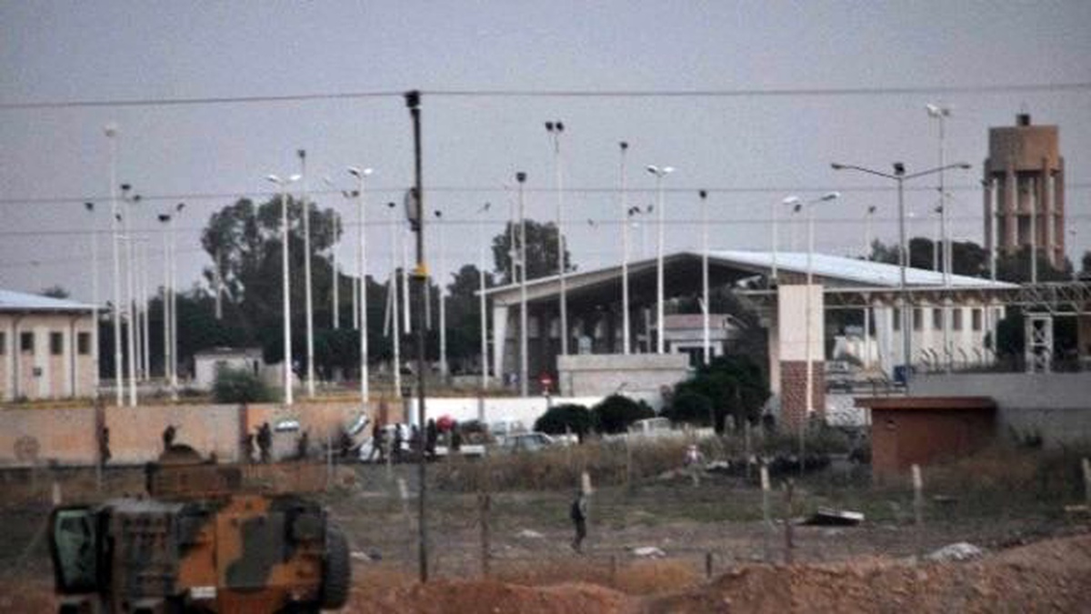 Öso Mensupları Telabyad Gümrük Kapısı\'nı Ele Geçirdi
