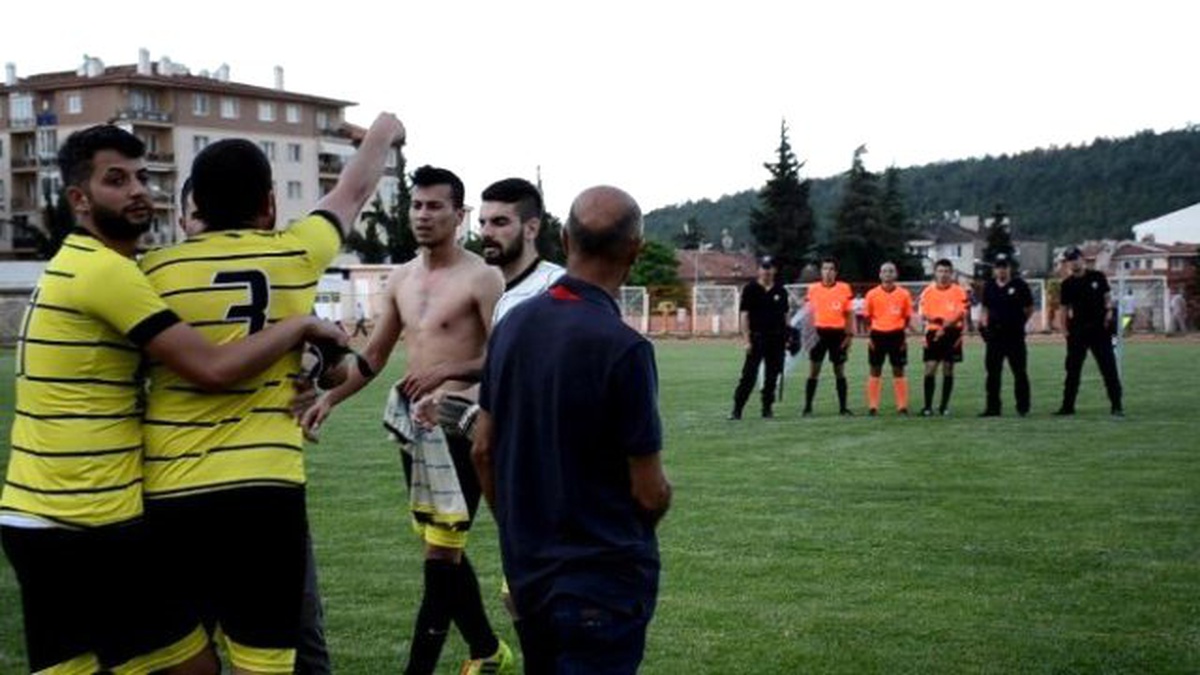 Bilecik 2. Amatör Lig Müsabakasına Olaylar Damga Vurdu