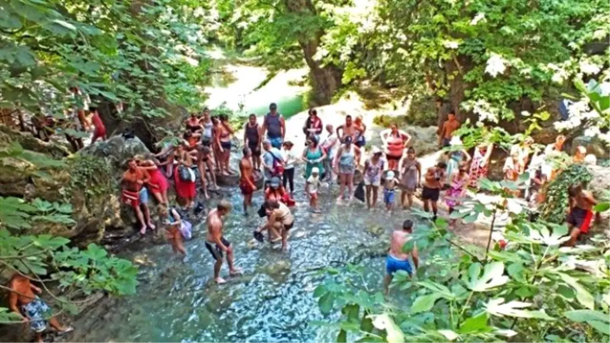 Turistlerin Gözde Mekanı Turgut Şelalesi İlgi Bekliyor