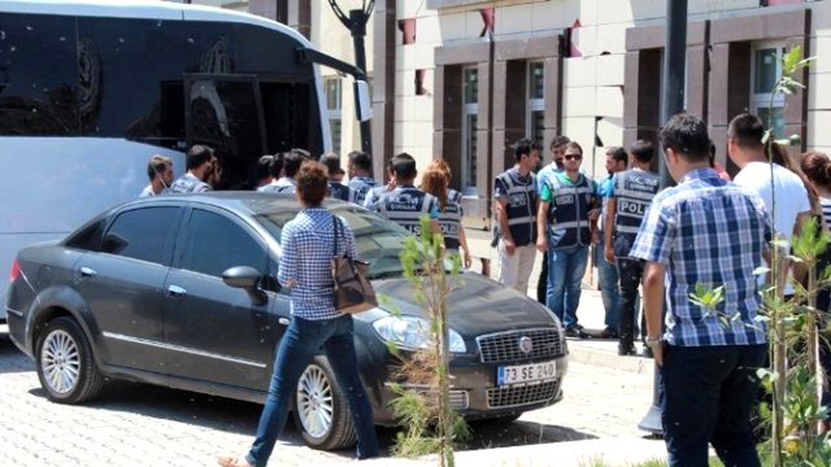 Silopi\'de Gümrük Operasyonu: 16 Gözaltı