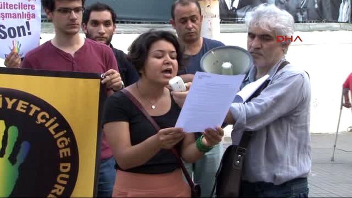 Suriyelilere Sınır Kapıları Açılsın Eylemi