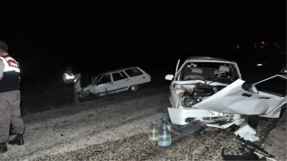 Uşak\'ta Trafik Kazası: 1 Ölü, 7 Yaralı