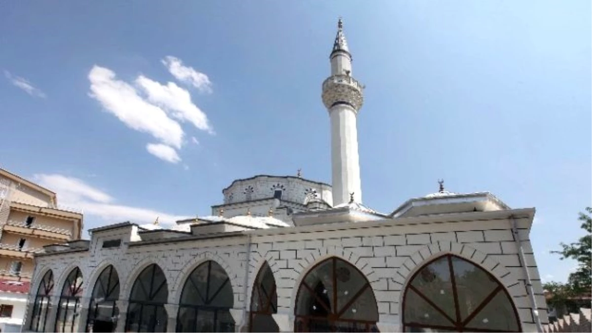 Yenimahalle\'den İbadethanelere Ramazan Bakımı