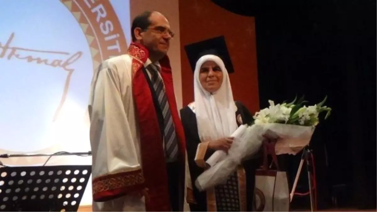 5 Kız ve 2 Torun Sahibi Kadın Üç Üniversite Bitirdi