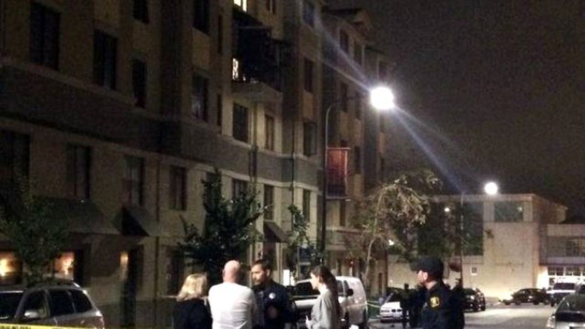ABD\'de Çok Katlı Binanın Balkonu Çöktü: 5 Ölü, 8 Yaralı