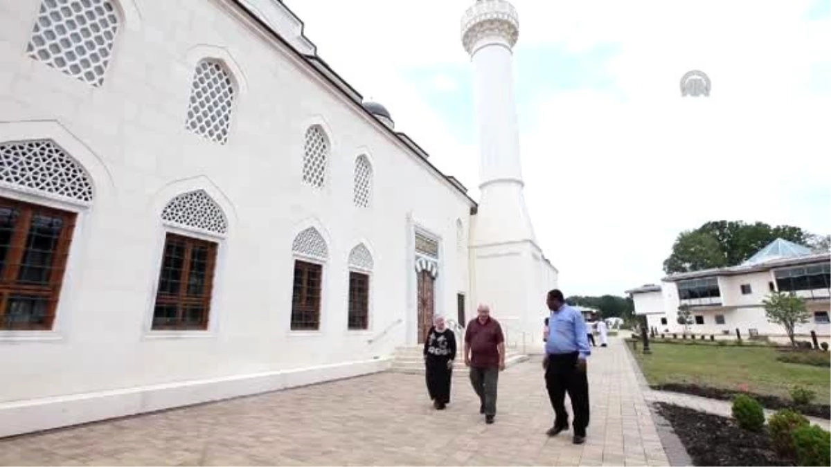 ABD\'de İlk Mahya Asılı Cami Ramazan\'a Hazır
