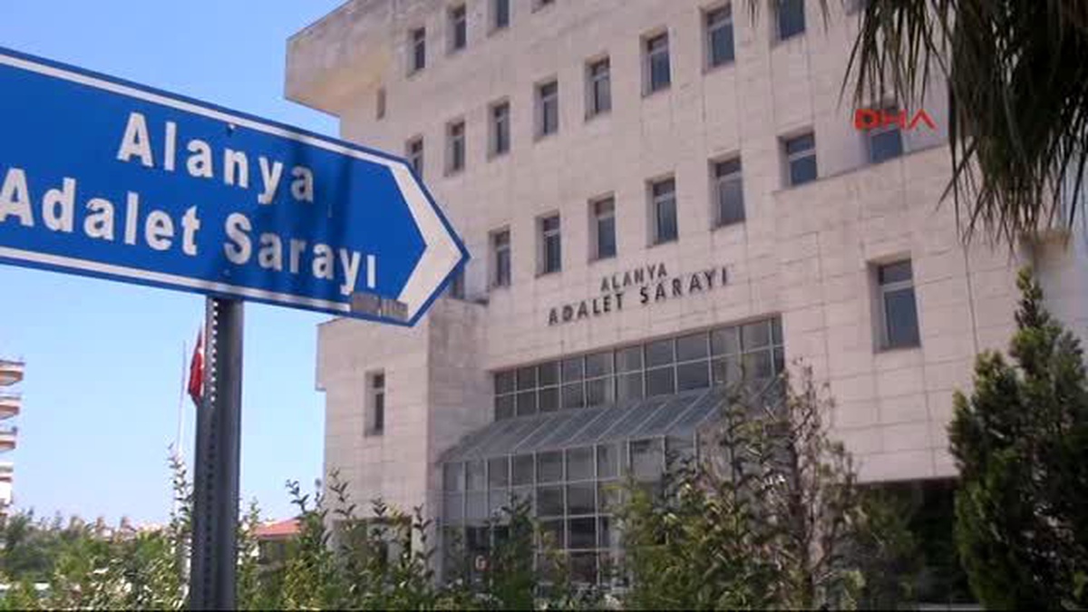 Alanya\'daki Cinayet Şüphelileri Adliyede