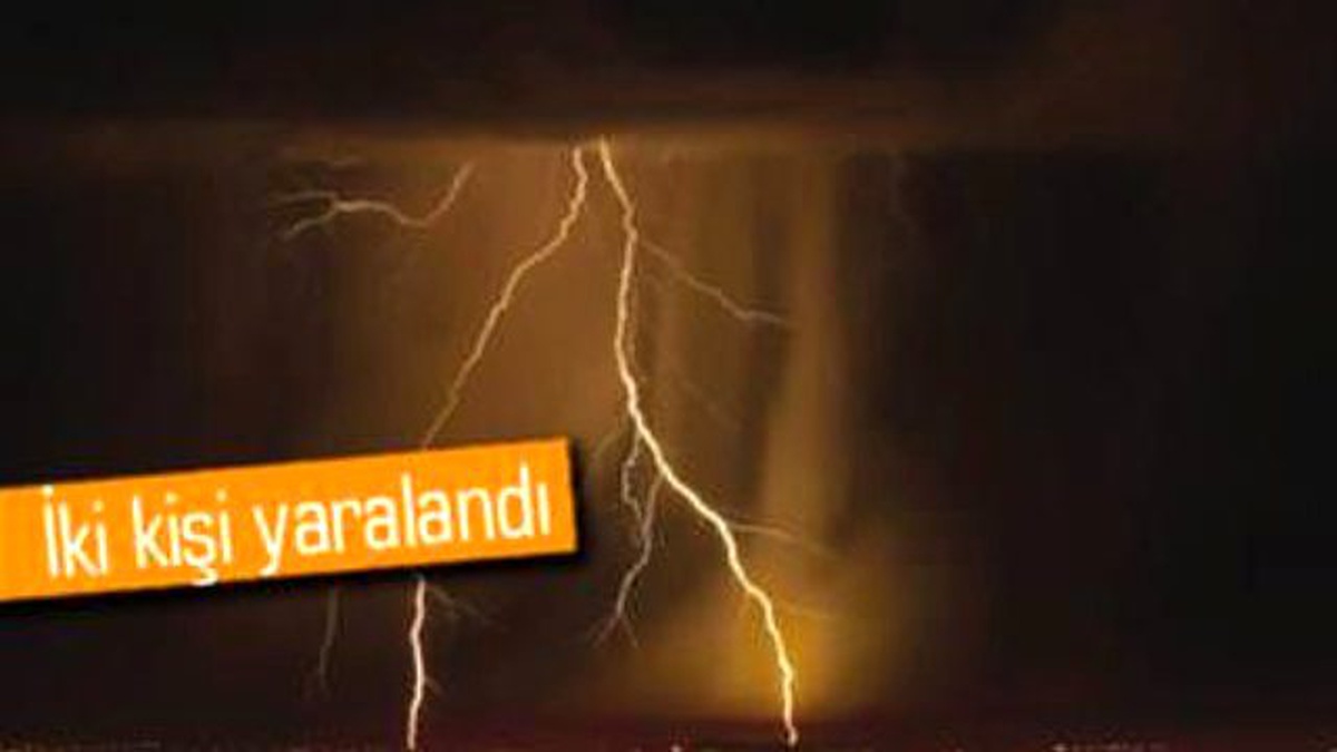 Atatürk Havalimanı\'na Yıldırım Düştü