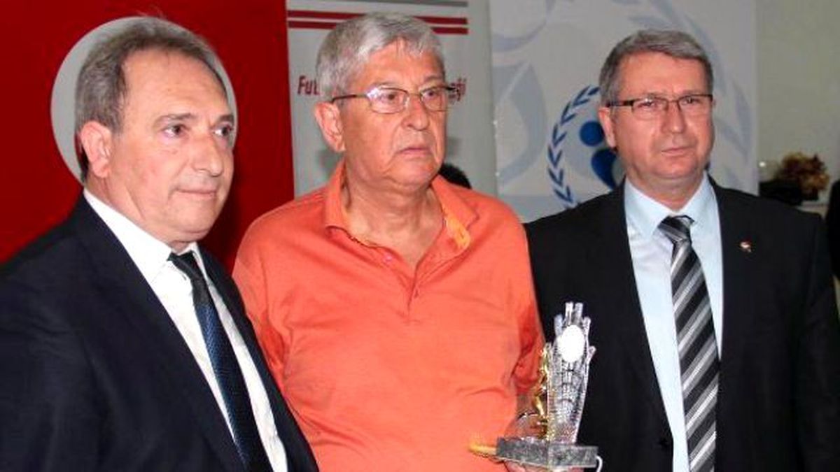 Balıkesir\'de Cangök Yeniden Başkan