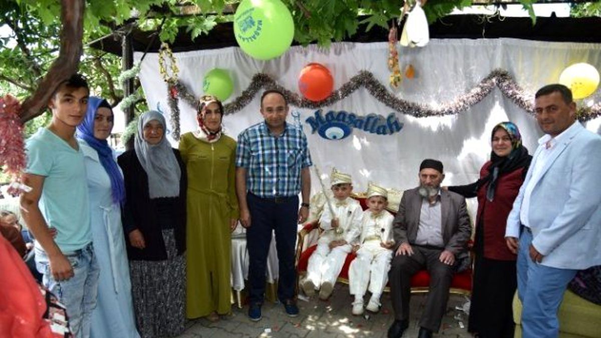 Başkan Üzülmez, Kartepeliler\'in Mutluluklarına Ortak Oldu