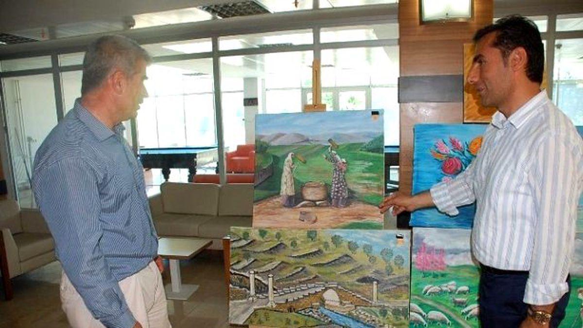 Demirci Ustalığından Ressam Olan Sefer İpek, İlk Sergisini Açtı