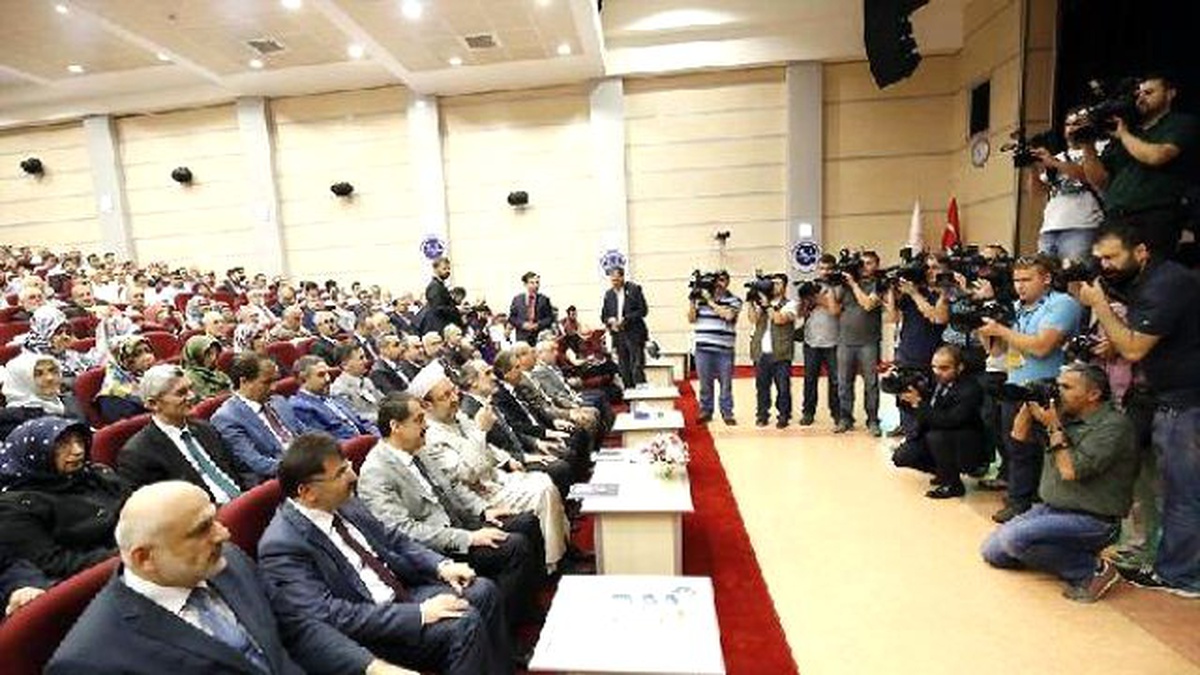 Diyanet İşleri Başkanı Görmez: Türkiye\'nin Sınırında Yaşanan Trajedileri Acıyla İzliyoruz