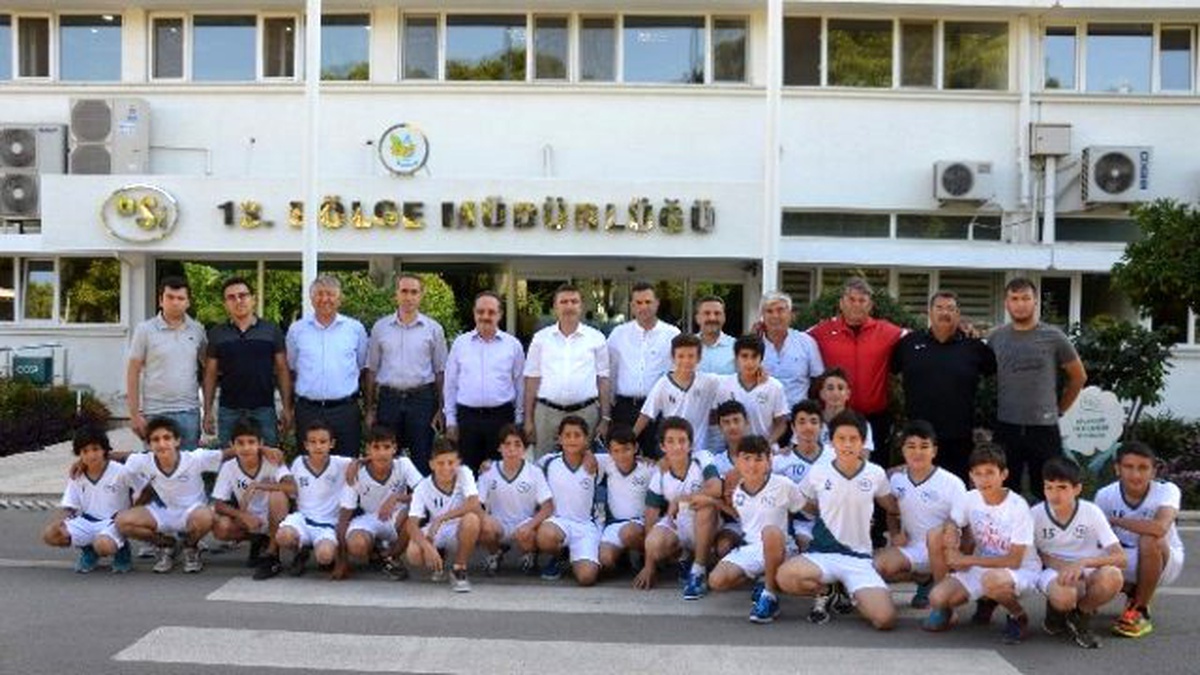 DSİ U-13 Futbol Takımı Türkiye Şampiyonasına Uğurlandı