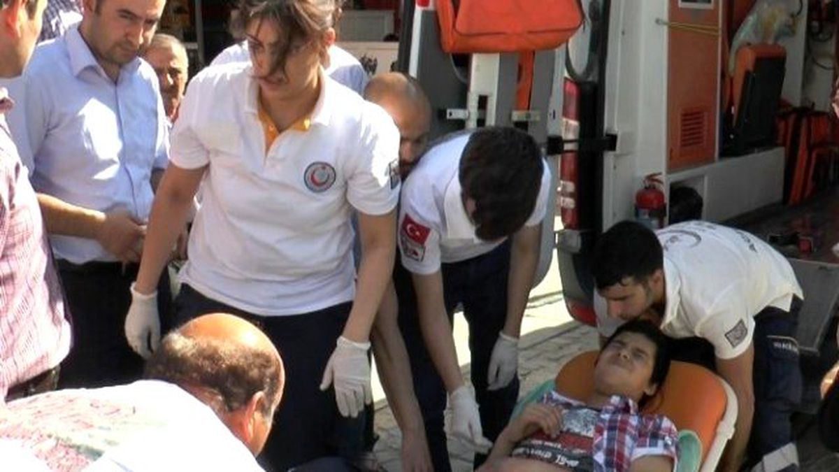 Elazığ\'da Bir Çocuğun Eli Asansöre Sıkıştı