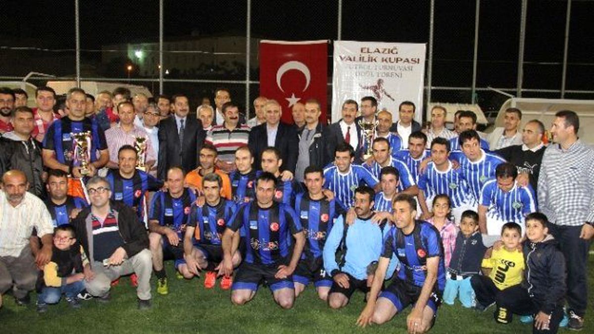 Elazığ\'da Valilik Kupasını İl Milli Eğitim Müdürlüğü Kazandı