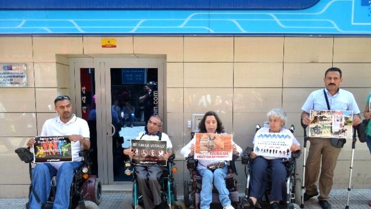 Engellilerden Sessiz Protesto