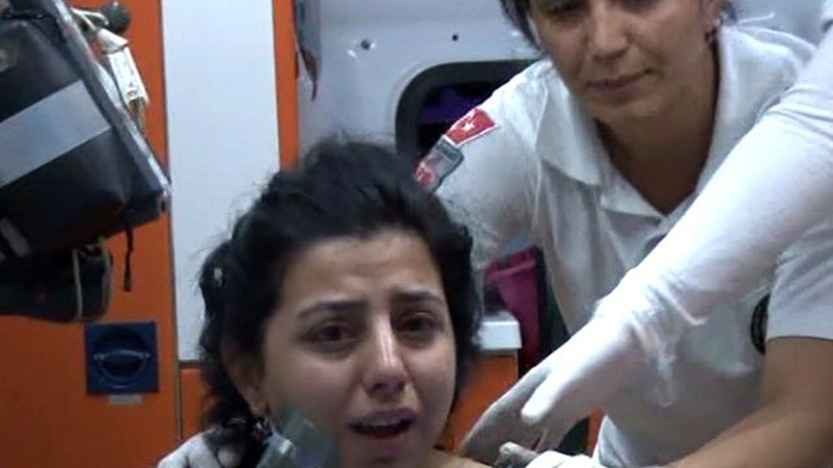 Genç Kadın Sürücünün Bulunduğu Otomobil Göle Düştü