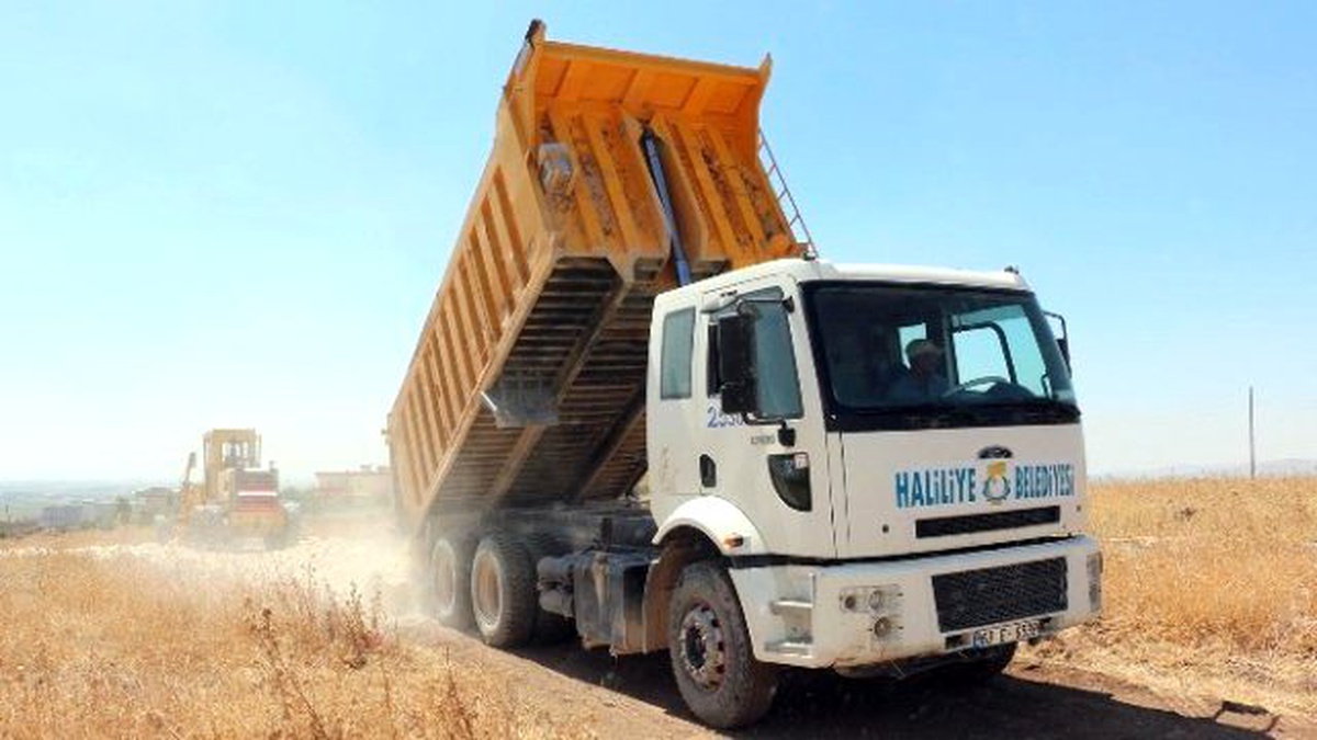 Haliliye Belediyesi Yol Çalışmalarına Hız Verdi