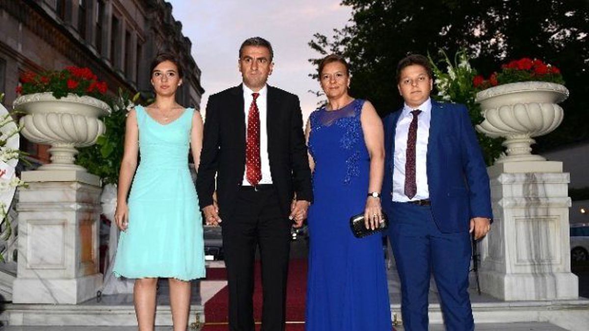 Hamzaoğlu\'ndan Van Persie Açıklaması