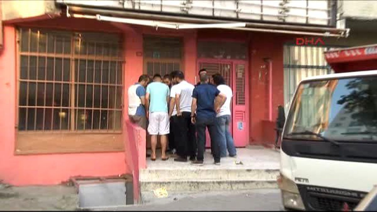 İstanbul\'daki Operasyonda Gözaltına Alınanlar Sağlık Kontrolünden Geçirildi