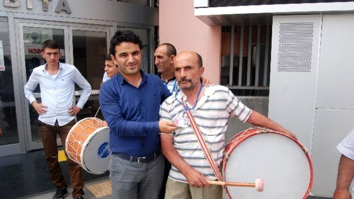 İzmit\'te Davulculara Kimlik Verildi