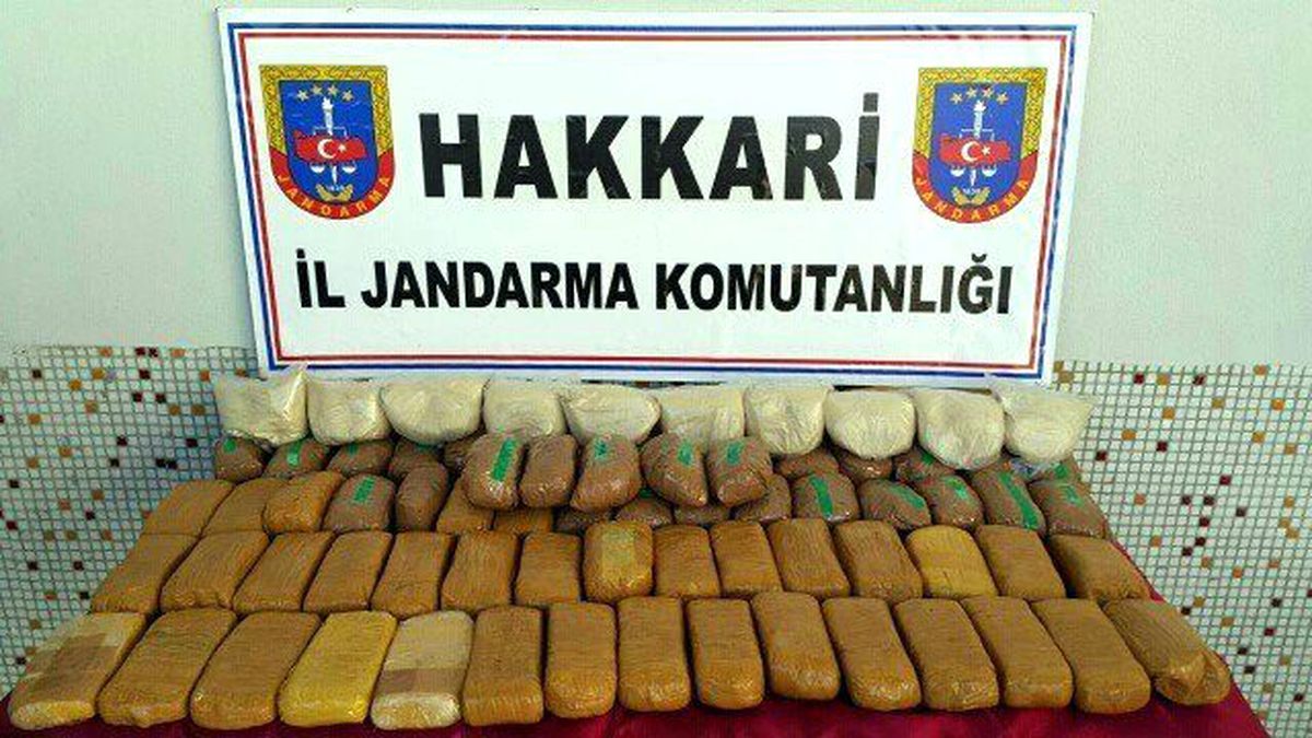 Jandarma Ekibi Hakkari\'de 44 Kilo Eroin Ele Geçirdi