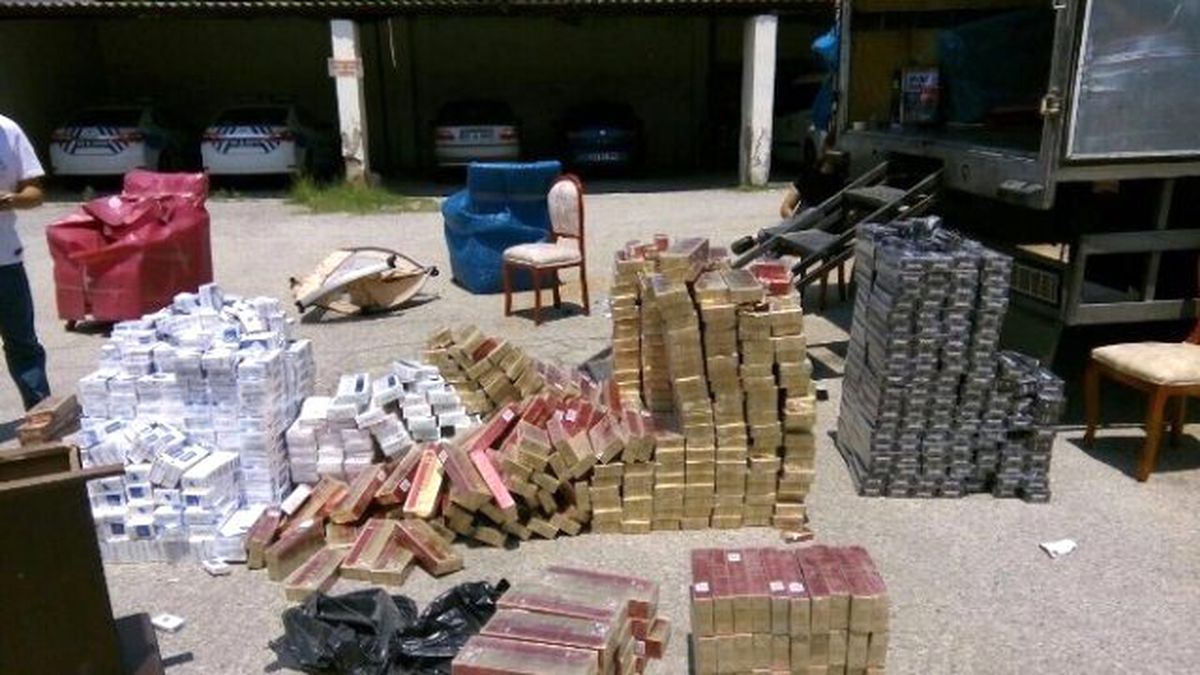 Kamyonette Gümrük Kaçağı 950 Karton Sigara Ele Geçirildi
