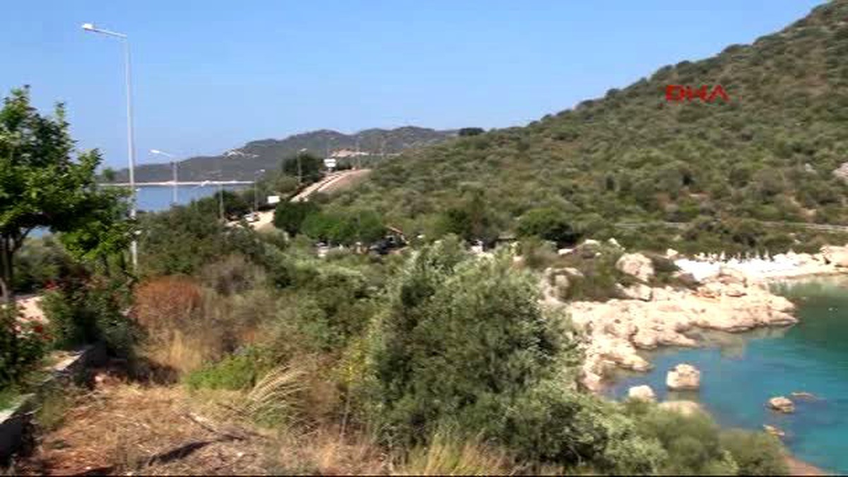 Kaş El Değmemiş Plaja Beton Dökülüp Doğal Taş Döşenecek