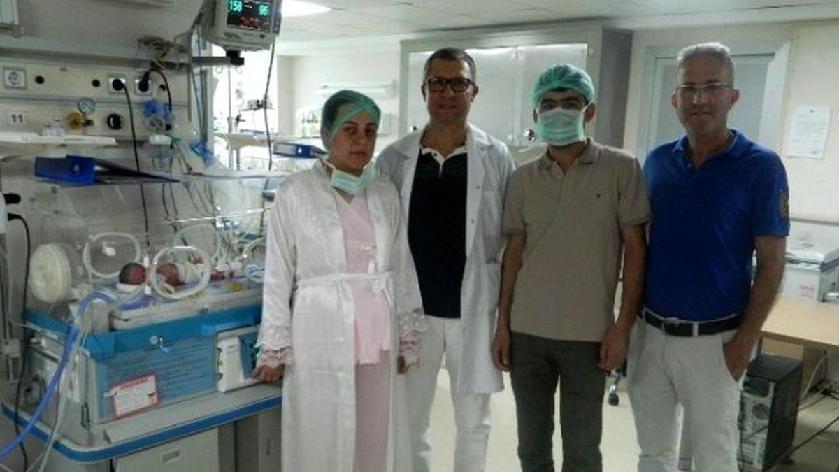 Laparoskopik Cerrahi ile Üçüz Annesi Oldu