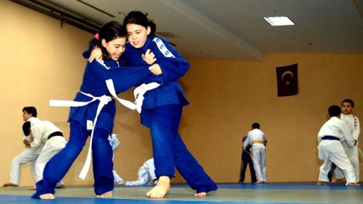 Osmangazi Belediyesi Yaz Spor Okulları Kapılarını Açıyor
