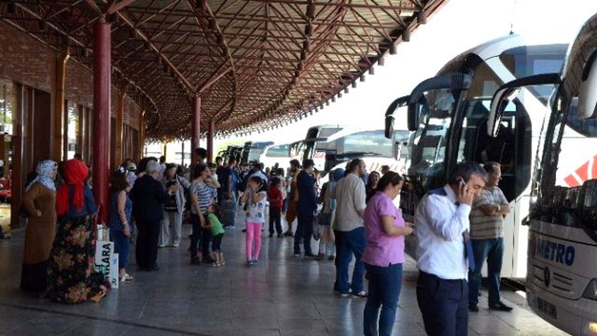 Otogar En Yoğun Günlerini Yaşamaya Başladı