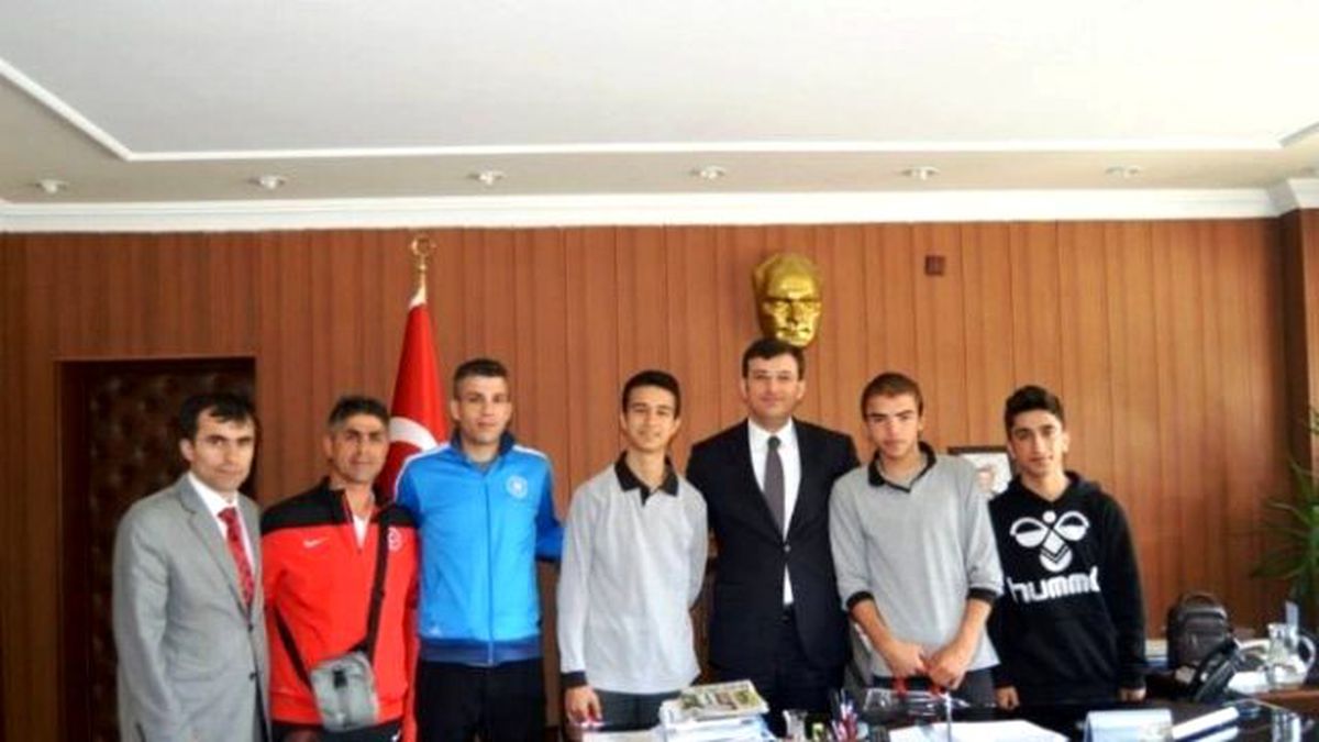Aziziye Kaymakamı Öz\'den Küçükoğlu ve Talebelerine Övgü