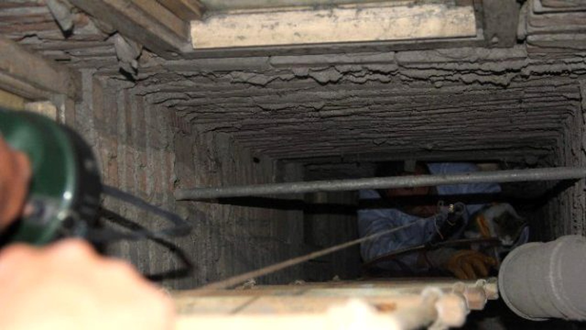 İtfaiyenin Zorlu Kedi Kurtarma Operasyonu