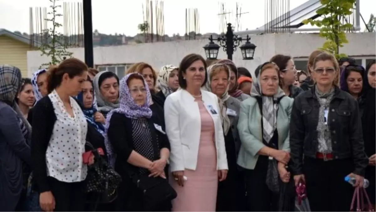 Prof. Dr. Yüzügüllü İçin Cenaze Namazı