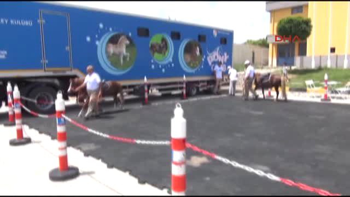 Soma Pony Club, Somalı Çocukların Yüzünü Güldürd