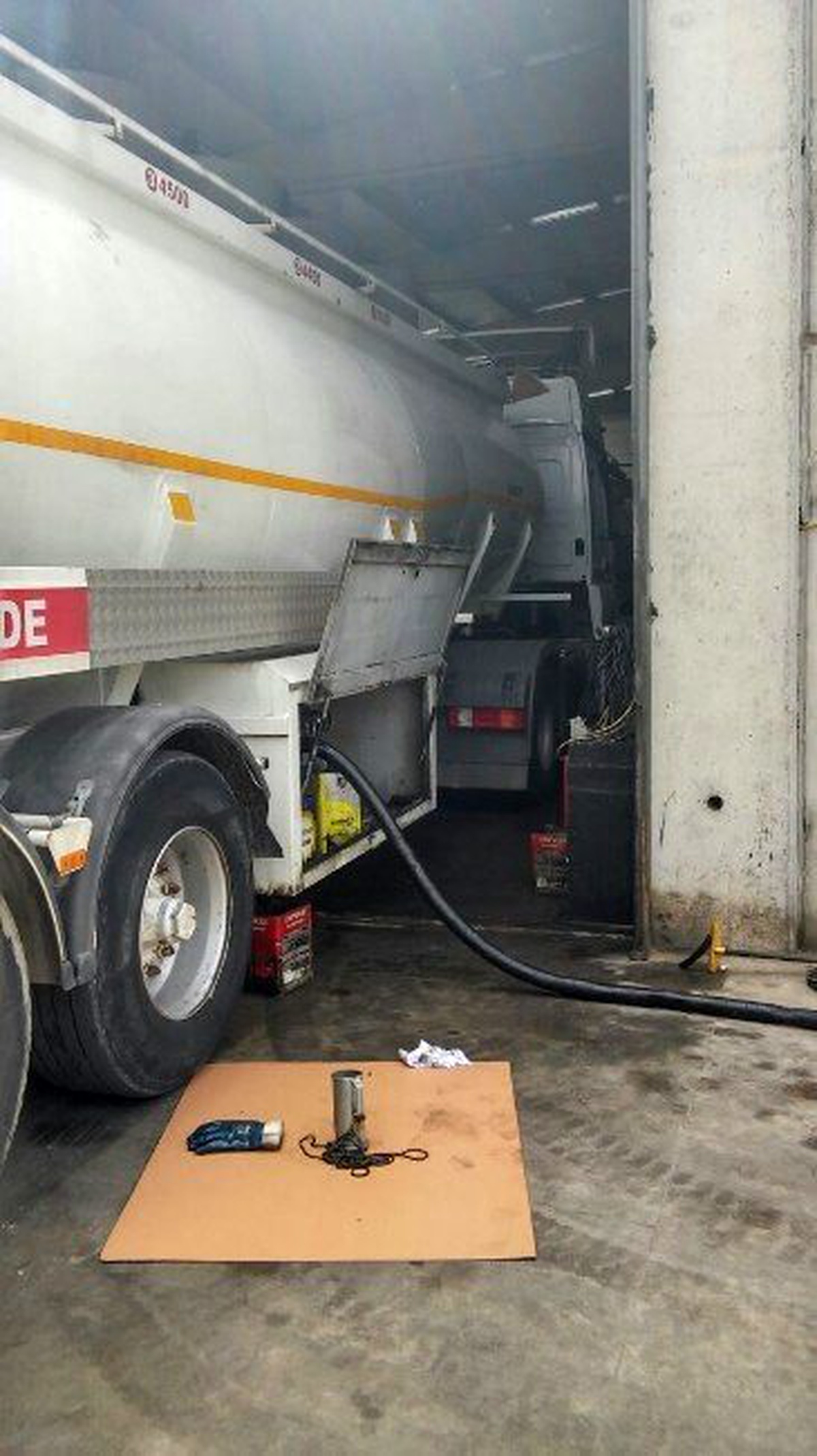 Tankerle Getirilen Kaçak Akaryakıt Ele Geçirildi